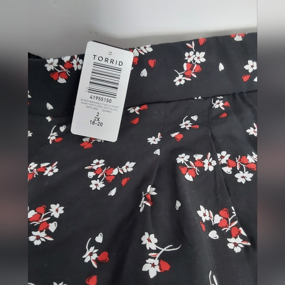 Torrid Black with Red and White Floral Design Shorts 2 - Picture 2 of 7